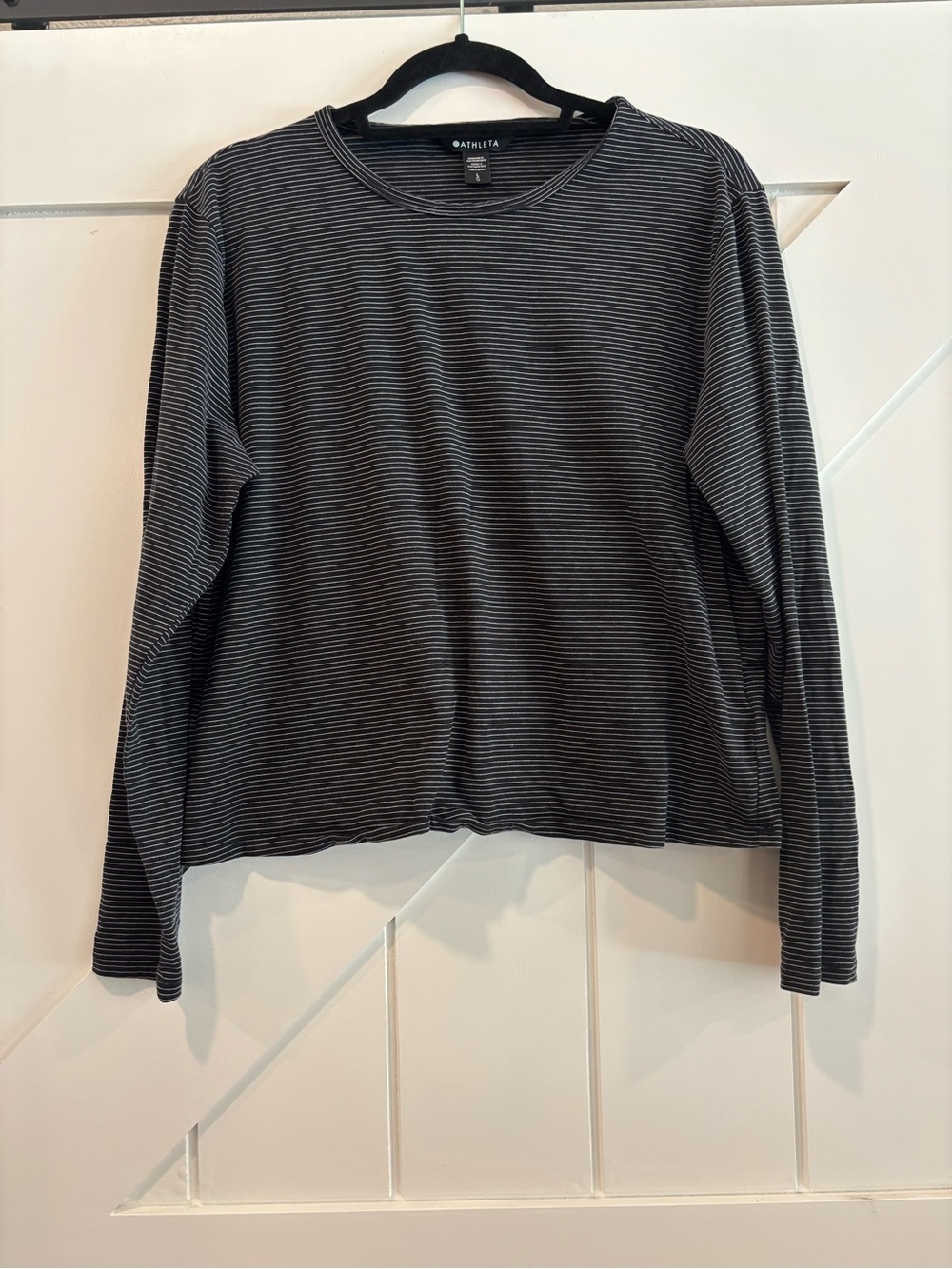 Athleta Striped Cropped Long Sleeve Top Black White Crewneck Sz Large L EUC